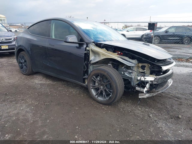 2024 TESLA MODEL Y 7SAYGAEE0RF111500 Photo 0