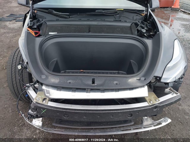 2024 TESLA MODEL Y 7SAYGAEE0RF111500 Photo 9