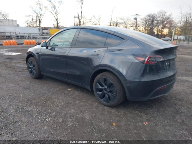 2024 TESLA MODEL Y 7SAYGAEE0RF111500 Photo 2
