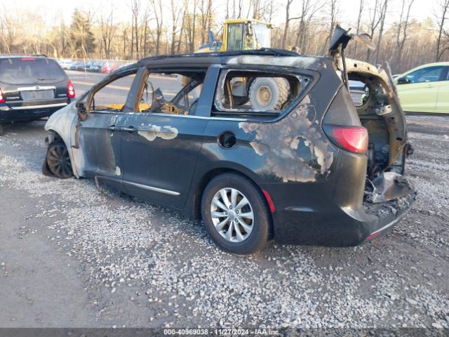 2018 CHRYSLER PACIFICA 2C4RC1BG0JR275275 Photo 2