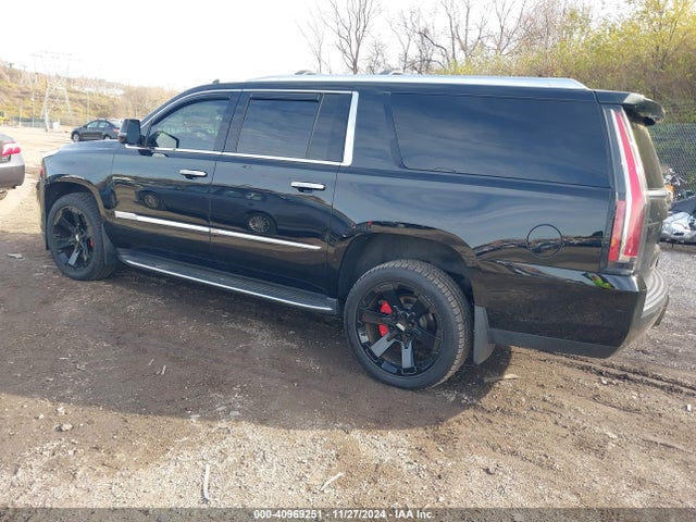 2019 CADILLAC ESCALADE ESV 1GYS4JKJ6KR246696 Photo 2