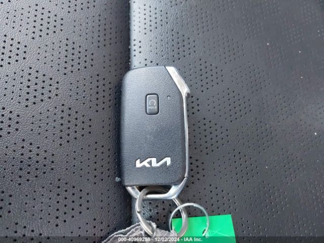KNDERCAA8P7467608 KIA SELTOS EX