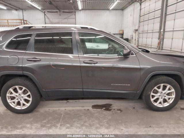 1C4PJMCS9HW563119 Jeep Cherokee Latitude 4x4