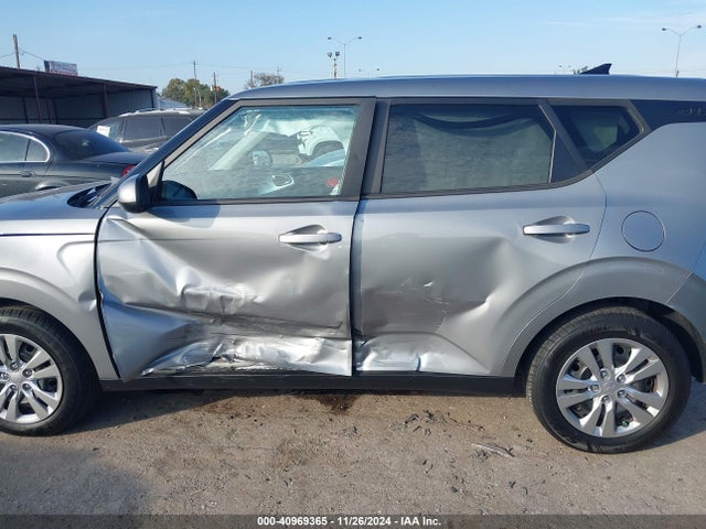 KIA SOUL LX 2022 KNDJ23AU3N7801683 Image 13