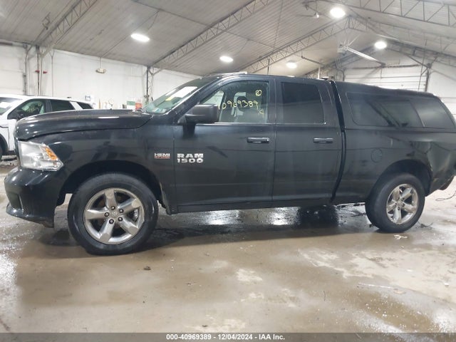 RAM 1500 Express  4x4 6'4 Box 2018 1C6RR7FT1JS348507 Image 14