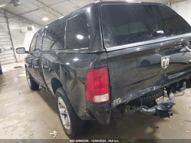 RAM 1500 Express  4x4 6'4 Box 2018 1C6RR7FT1JS348507 Image 3