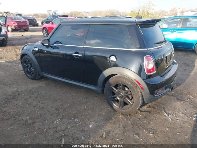 2013 MINI HARDTOP WMWSV3C57DT478131 Photo 2
