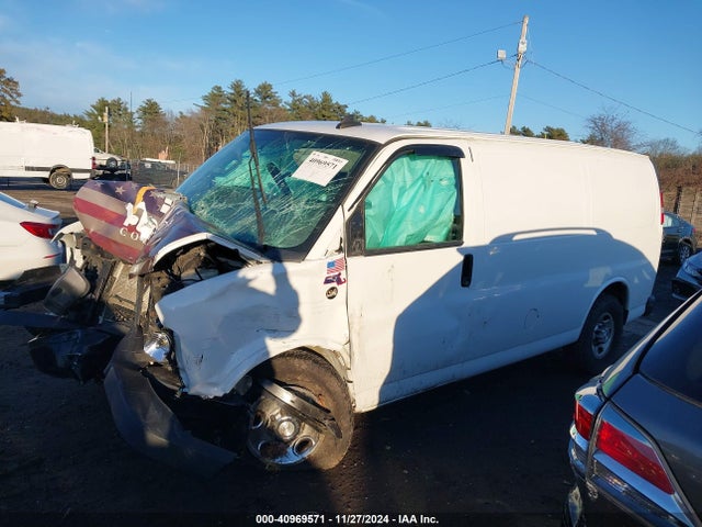 Chevrolet Express 2500 Work Van 2018 1GCWGAFG2J1212863 Image 14