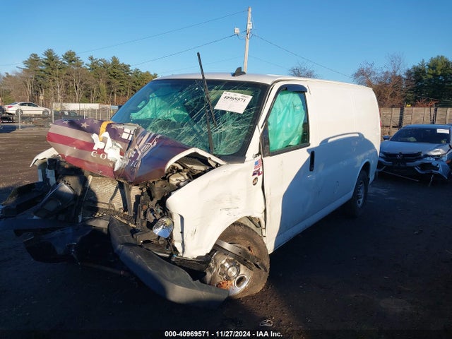 Chevrolet Express 2500 Work Van 2018 1GCWGAFG2J1212863 Image 2