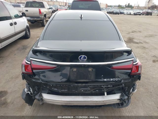 58ADA1C11NU013952 Lexus ES 300H