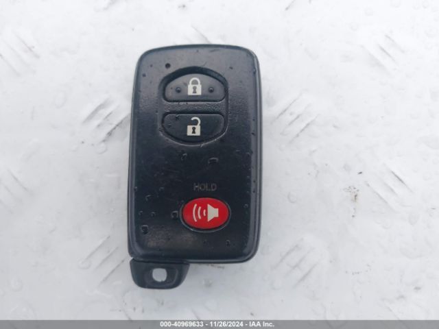 JTDZN3EU2E3332632 Toyota Prius V Three