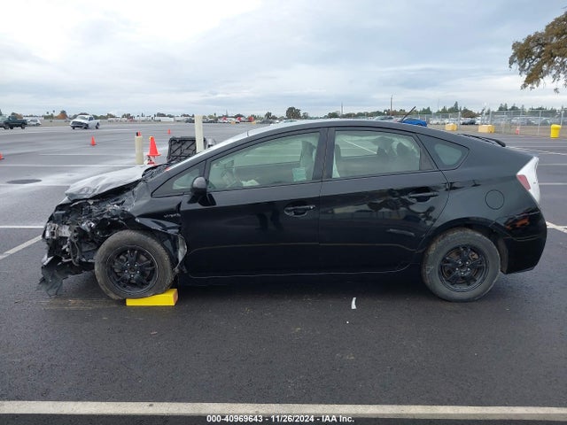 Toyota Prius Two 2014 JTDKN3DU9E0381105 Image 14