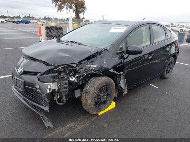 Toyota Prius Two 2014 JTDKN3DU9E0381105 Image 2