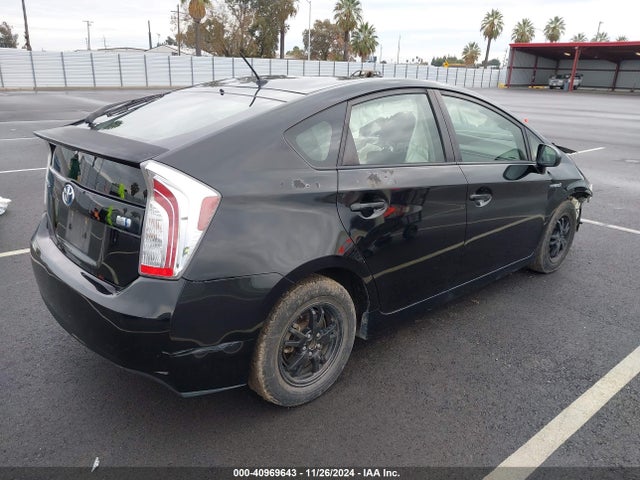 Toyota Prius Two 2014 JTDKN3DU9E0381105 Image 4