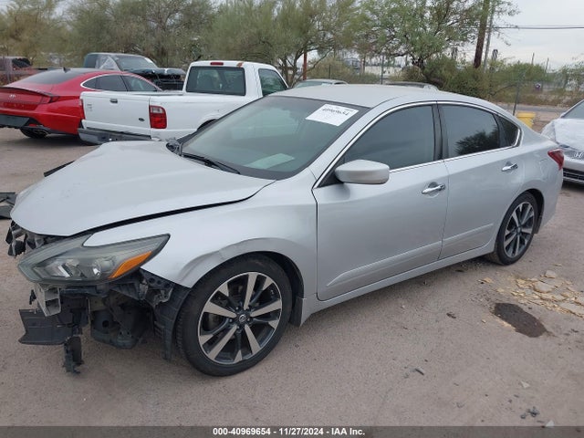 Nissan Altima 2.5 Sr 2017 1N4AL3AP5HN323148 Image 2