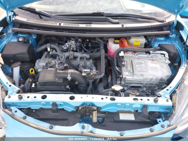 JTDKDTB37F1114005 Toyota Prius C Four