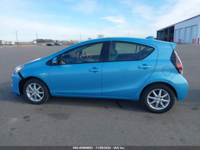 JTDKDTB37F1114005 Toyota Prius C Four