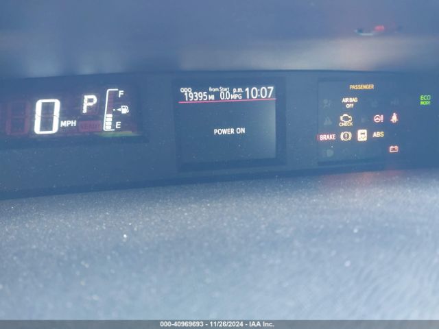 JTDKDTB37F1114005 Toyota Prius C Four