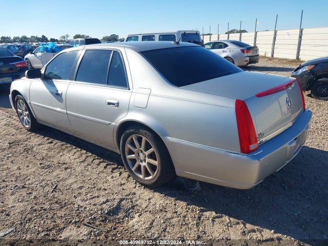 2006 CADILLAC DTS 1G6KD57996U174085 Photo 2
