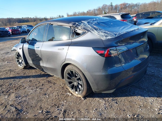 2023 TESLA MODEL Y 7SAYGDEE9PA208674 Photo 2