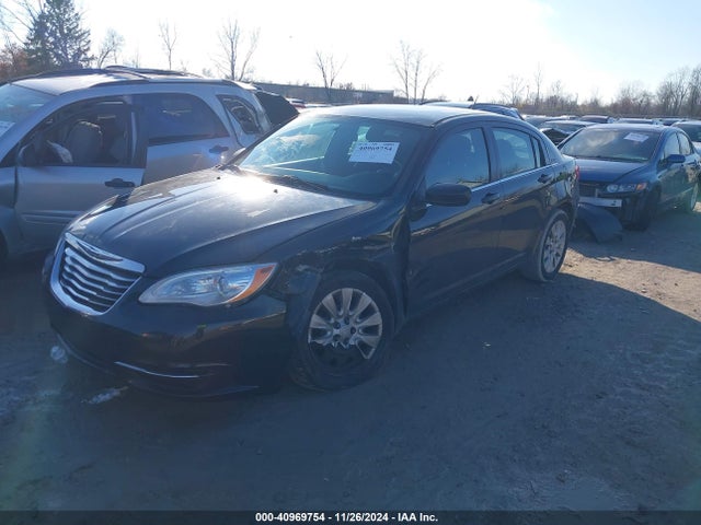1C3CCBAB1EN208760 Chrysler 200 LX