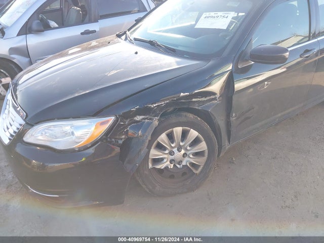 1C3CCBAB1EN208760 Chrysler 200 LX