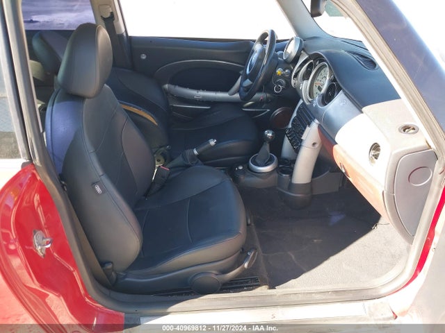 2006 MINI COOPER S WMWRE33516TN27633 Photo 4