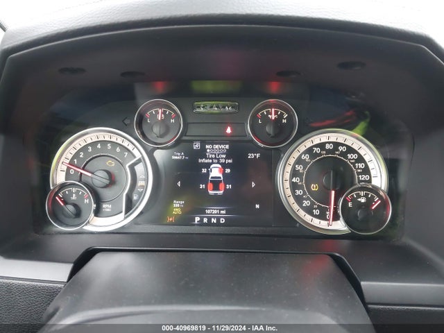 1C6RR7NT2HS743694 RAM 1500 Laramie  4x4 5'7 Box