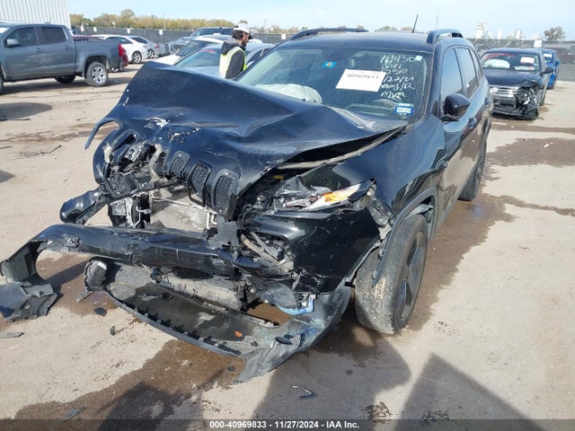 Jeep Cherokee Latitude Fwd 2018 1C4PJLCB3JD556937 Image 2