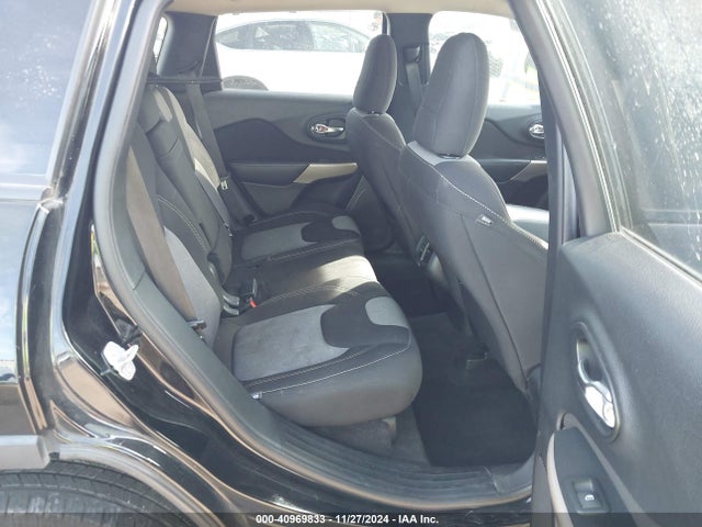 Jeep Cherokee Latitude Fwd 2018 1C4PJLCB3JD556937 Image 8
