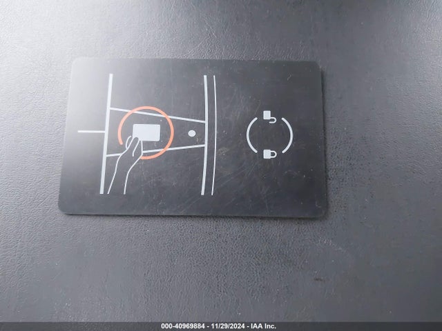 2018 TESLA MODEL 3 5YJ3E1EB7JF070483 Photo 10