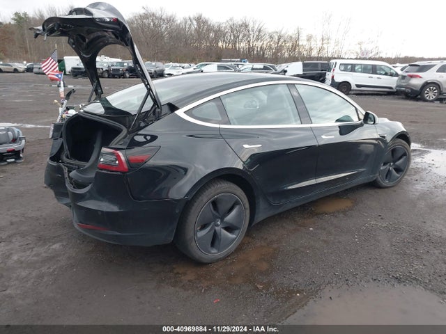 2018 TESLA MODEL 3 5YJ3E1EB7JF070483 Photo 3