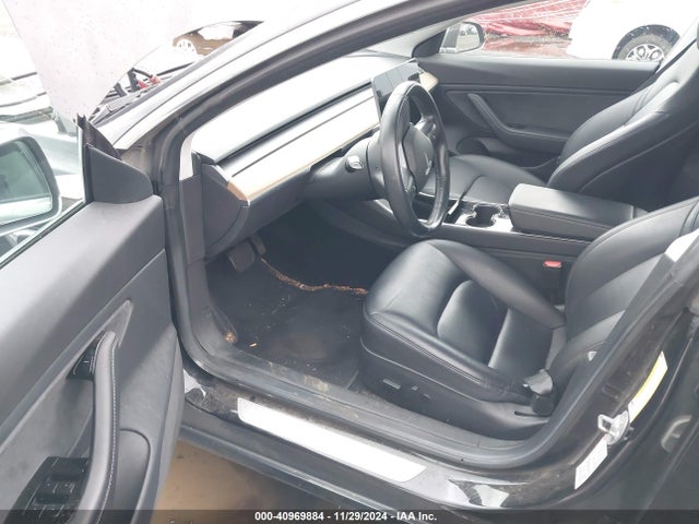 2018 TESLA MODEL 3 5YJ3E1EB7JF070483 Photo 4