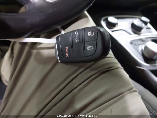Chrysler 200 Limited 2015 1C3CCCAB0FN720257 Image 11