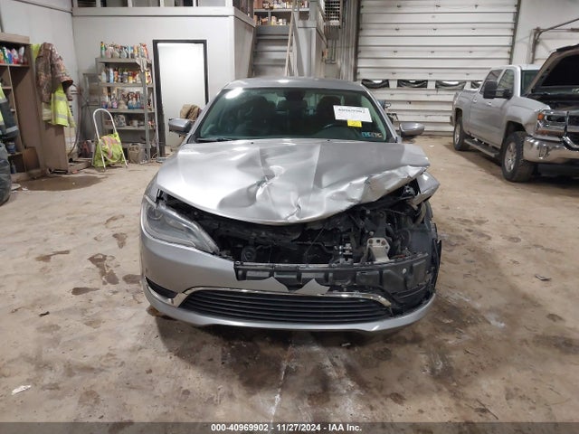 Chrysler 200 Limited 2015 1C3CCCAB0FN720257 Image 13