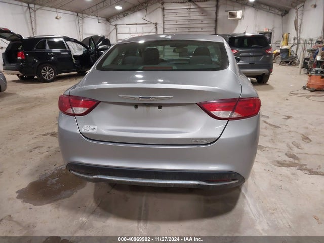 Chrysler 200 Limited 2015 1C3CCCAB0FN720257 Image 17