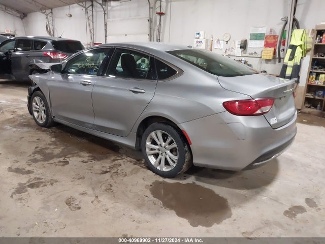 Chrysler 200 Limited 2015 1C3CCCAB0FN720257 Image 3