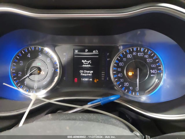 Chrysler 200 Limited 2015 1C3CCCAB0FN720257 Image 7