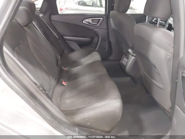 Chrysler 200 Limited 2015 1C3CCCAB0FN720257 Image 8