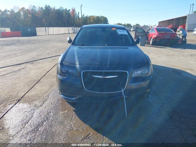 Chrysler 300 Touring 2018 2C3CCAAG5JH340820 Image 12