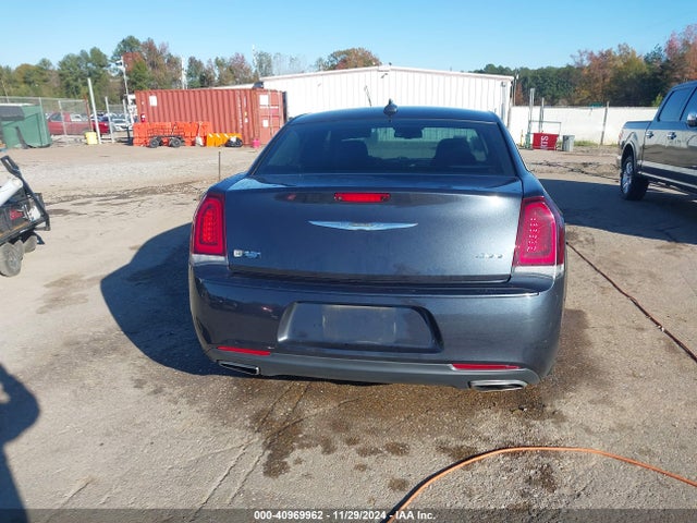 Chrysler 300 Touring 2018 2C3CCAAG5JH340820 Image 16