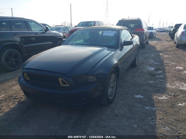 Ford Mustang V6 2014 1ZVBP8EM3E5210663 Image 2