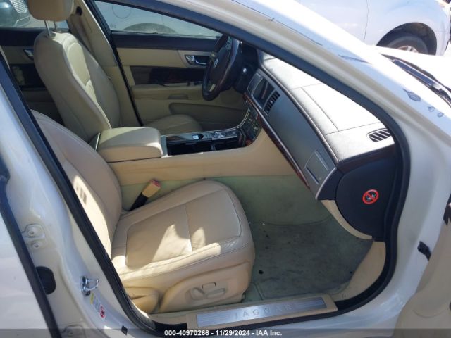 2009 JAGUAR XF SAJWA05BX9HR08117 Photo 4