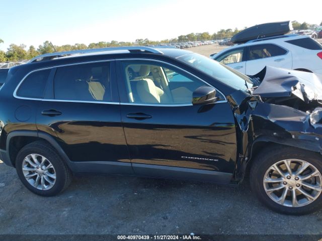 1C4PJLCB8KD108971 Jeep Cherokee Latitude