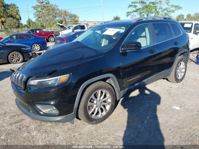 1C4PJLCB8KD108971 Jeep Cherokee Latitude