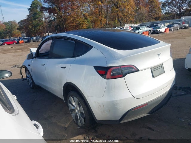 2023 TESLA MODEL Y 7SAYGDEE3PA130666 Photo 2