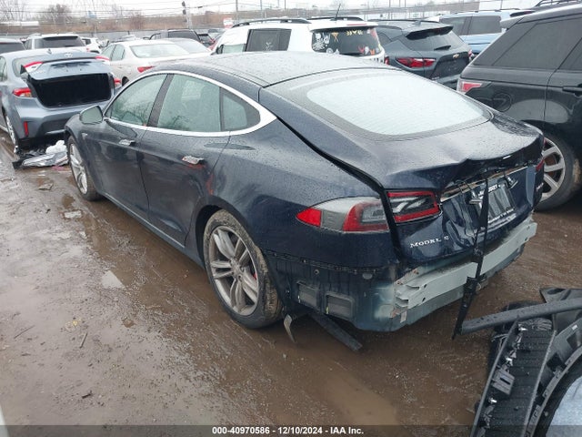 2015 TESLA MODEL S 5YJSA1H27FFP79568 Photo 2