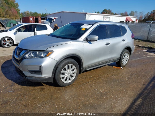 Nissan ROGUE S 2018 KNMAT2MT4JP581328 Image 2