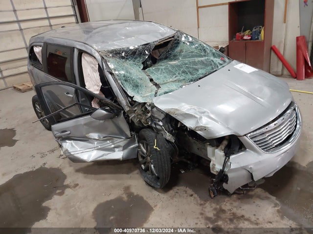 2C4RC1HG3FR563290 Chrysler Town & Country S