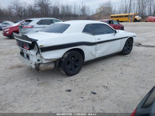 2C3CDZAG8FH798113 Dodge Challenger Sxt